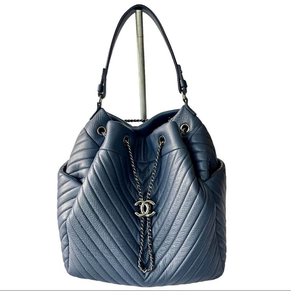 Chanel Medium Drawstring Chevron Handbag Bucket - Picture 16 of 16